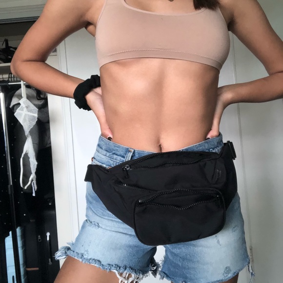 Brandy Melville Handbags - Super cute fanny pack